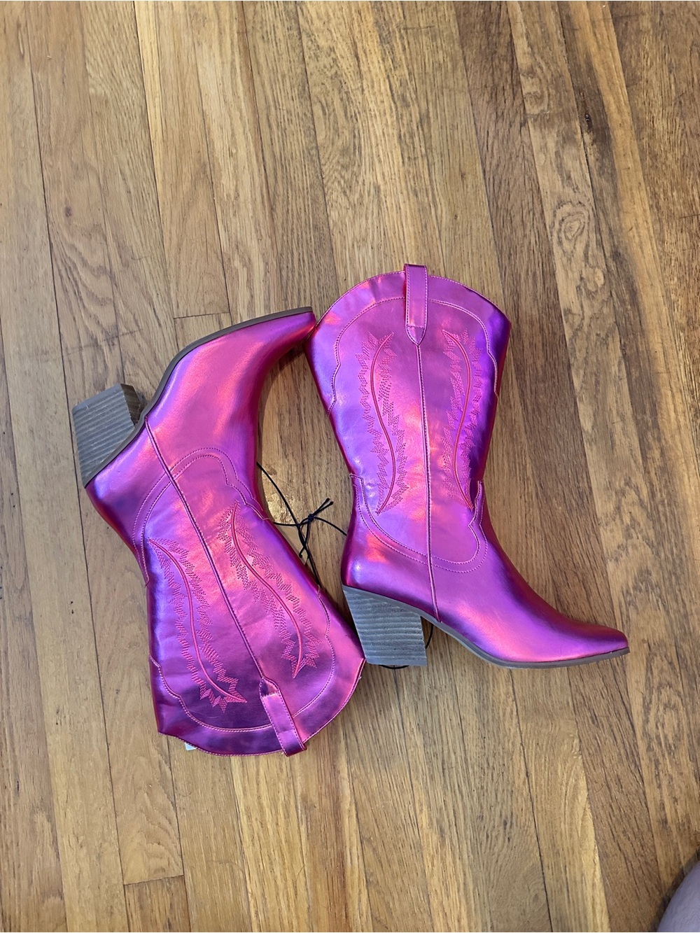 ARULA Metallic Fuchsia Western Ankle Boots